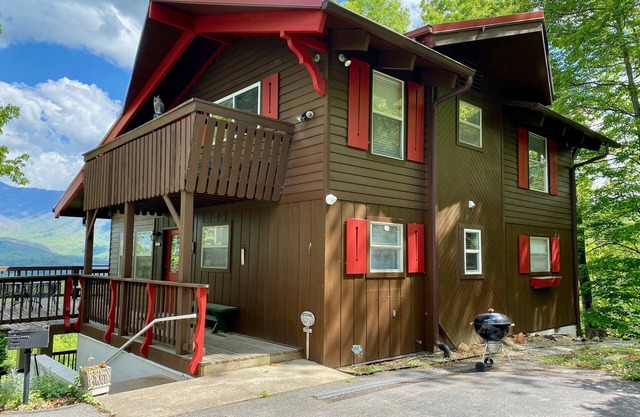 Million Dollar Full Mt LeConte/Tram View - End of Summer Special Rates-