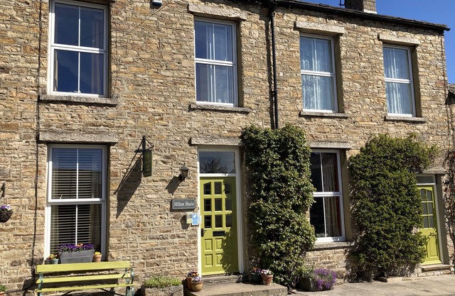 Milton House Studio Apartment Suites