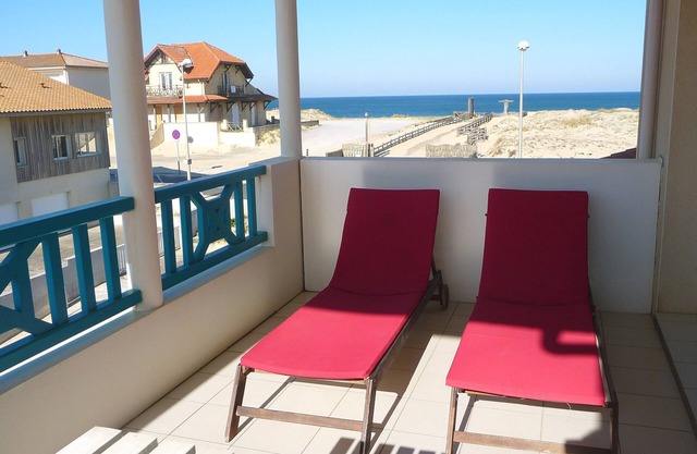 MIMIZAN plage: Apartment 50 m from the beach. Large ocean view terrace. WIRELESS