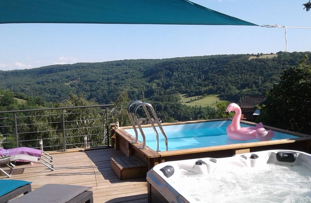 Mini panorama studio with pool