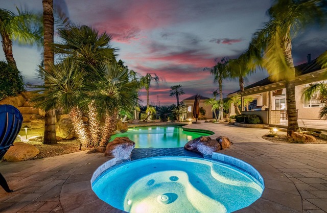 Mini Resort! Heated Pool and Spa, Pickleball Court, Putting Green