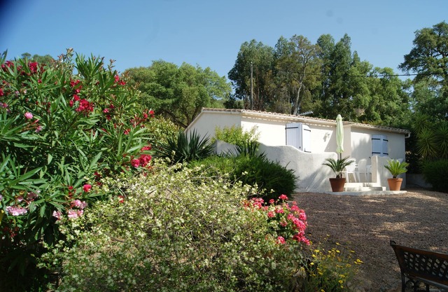 MINI VILLA 5 Mn PORTO VECCHIO 4 PEOPLE WITH SHARED POOL