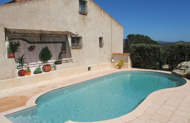 Mini villa air-conditioned studio 21 m2 for 1 couple, swimming pool, beautiful view.