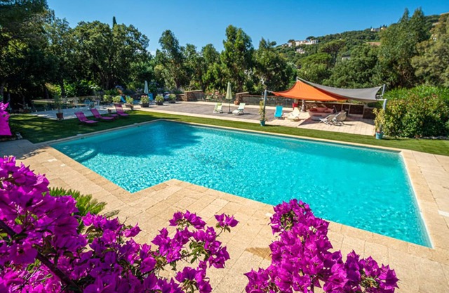 Mini-villa of 52 m² for 2-4 people with pool and spa, close to the beach
