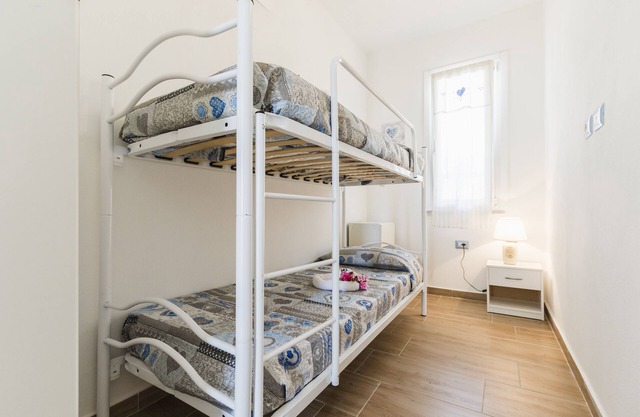 MIRTO, apartment with glimpse of the sea