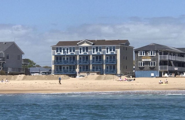 Misquamicut Beach Front Inn