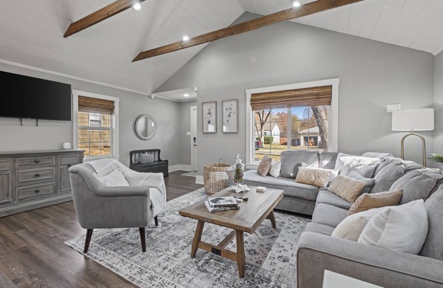 Mission Outlook - Gorgeous Home + Pet Friendly