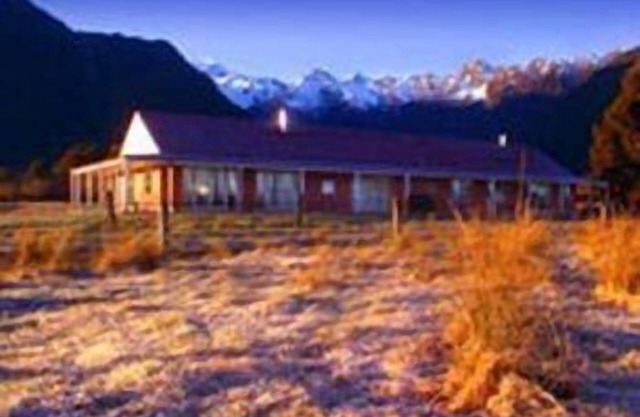 Misty Peaks Guesthouse