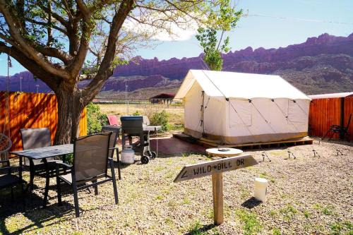 Moab Glamping Setup Tent in RV Park #6 OK-T6