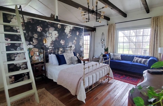 Mockingbird Fields- Nesting Suite