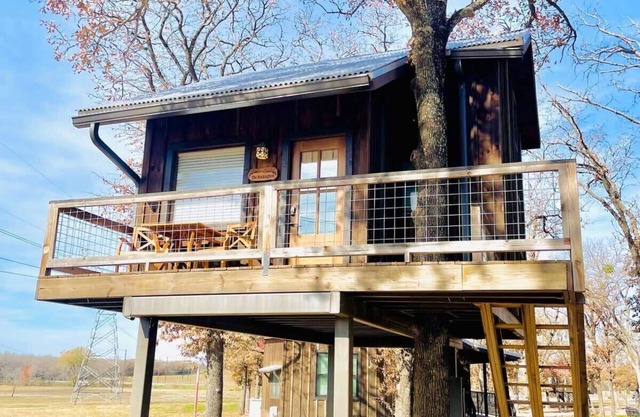 Mockingbird Treehouse (15 MIN to Magnolia/Baylor)