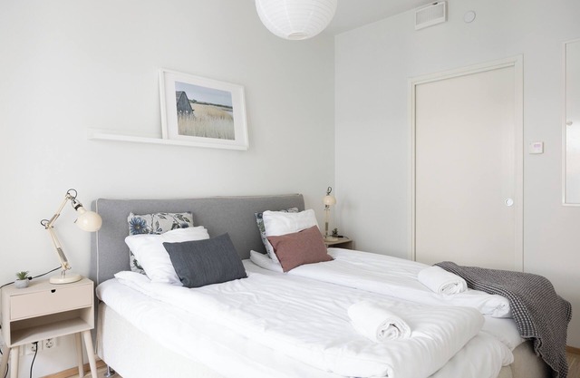 Modern 1 br apartment in prime location I Parking I Mall of Tripla I Pasila