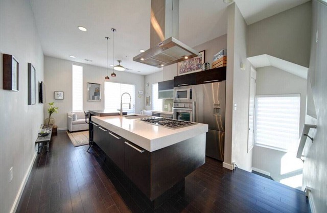 Modern 1-BR Condo — Stylish Stay Near Uptown CLT!