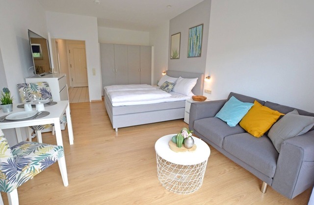 Modern 1-room apartment in the spa area - balcony, WLAN, TV, spa area