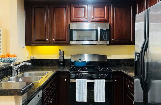 Modern 1BR/1BA Getaway in Central San Diego – Walk to Zoo, Balboa Park & Dining