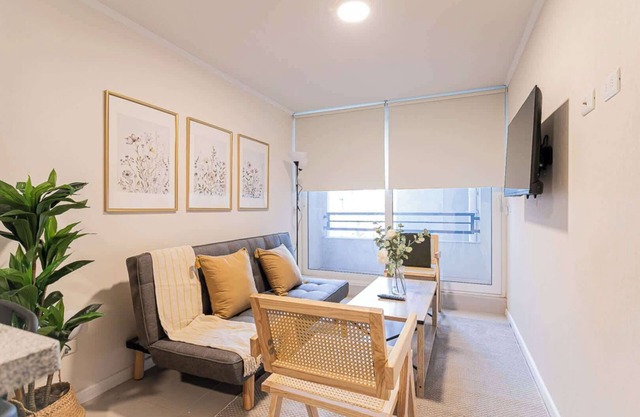 Modern 1BR Urban Retreat in Stantiago