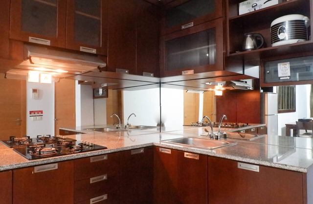 Modern 2Br Apartment At Aryaduta Residence Connected To Cito Mall