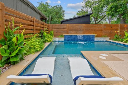 Modern 3BR Getaway - Pool-Near SOCO-Mins to DT