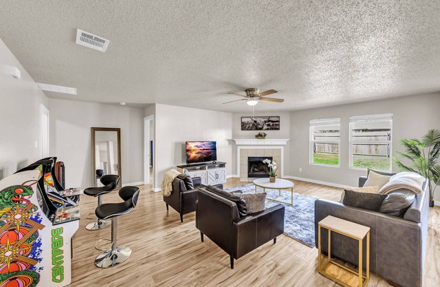 Modern 4BR McKinney Home Arcade Fun Work & Family Ready