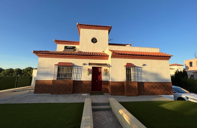 Modern 5 bed Villa with pool and private parking on Spanish & Portuguese border