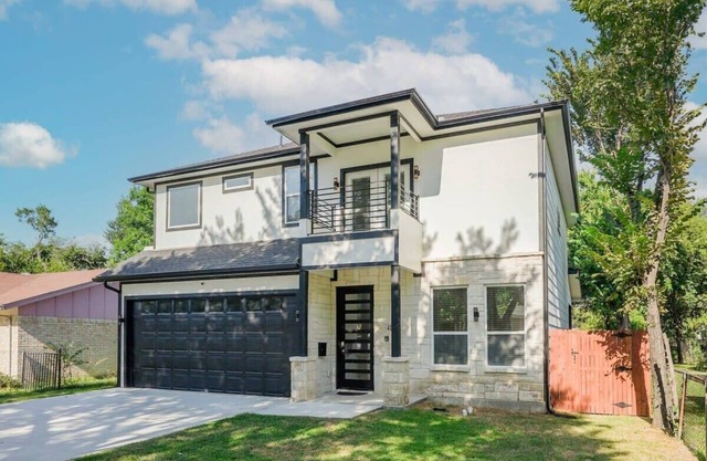 Modern and Comfortable Home Close to Downtown