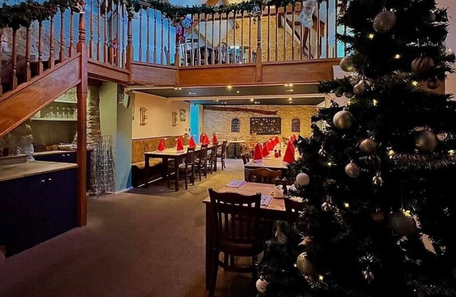 Modern Apartment - 2 King size beds, 1 sofa bed