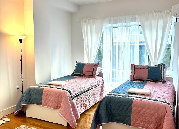Modern apartment in a nice neighborhood close to train station