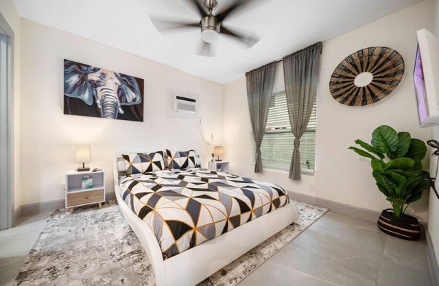 Modern Apt Near Las Olas Beach