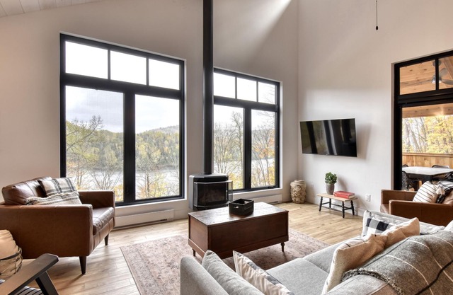 Modern Chalet with Dock & Spa - Cordon 144