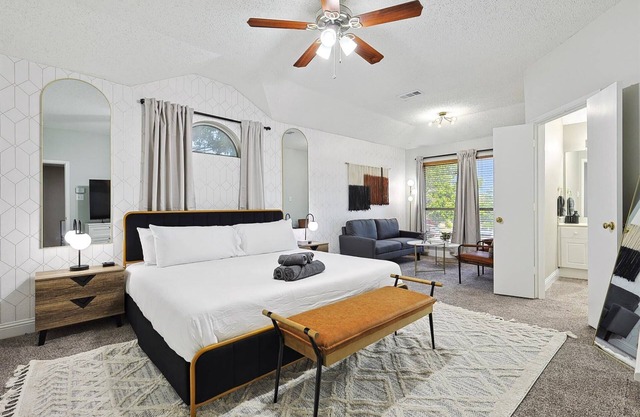 Modern Comforts & Classic Charm w Pool, 5BD