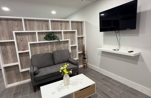 Modern, Cozy and Private Studio