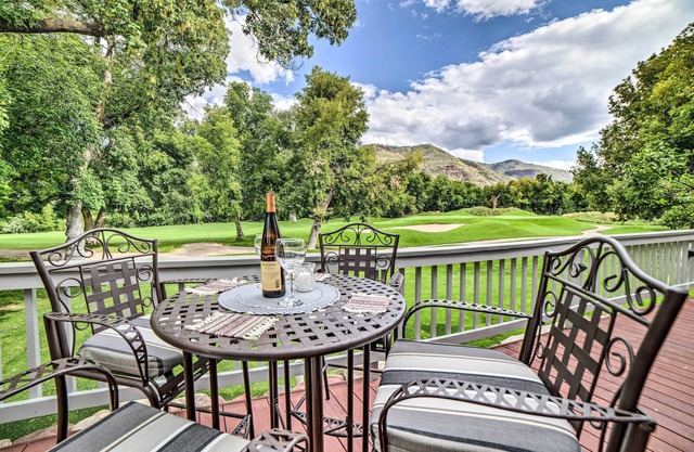 Modern Dalton Ranch Golf Club Home w/Mtn View