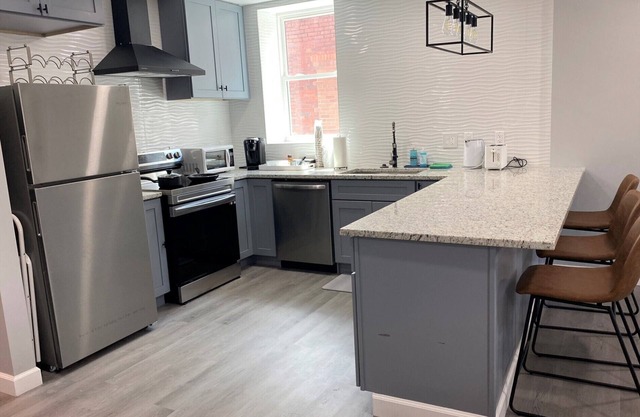 Modern downtown apartment, spacious in a great location