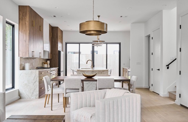 Modern East Austin Retreat, Sleeps 8, Stylish Stay Near Downtown & Attractions