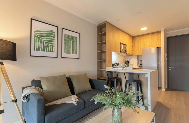 Modern Escape Nunoa Gem