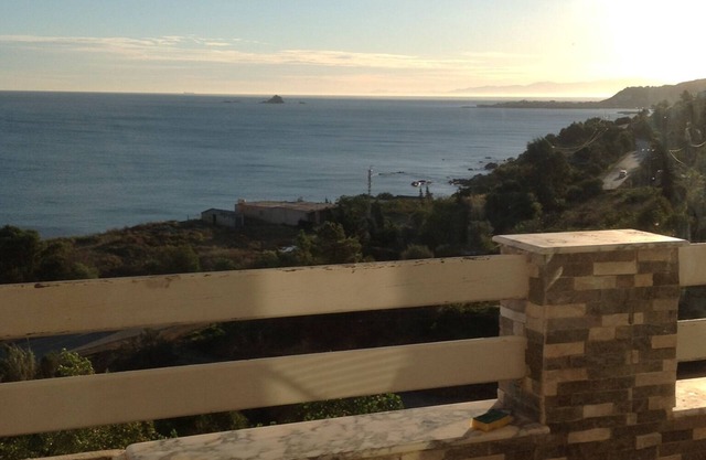 Modern F3 apartment 5 minutes from the beach with sea view! (Air-conditioned).