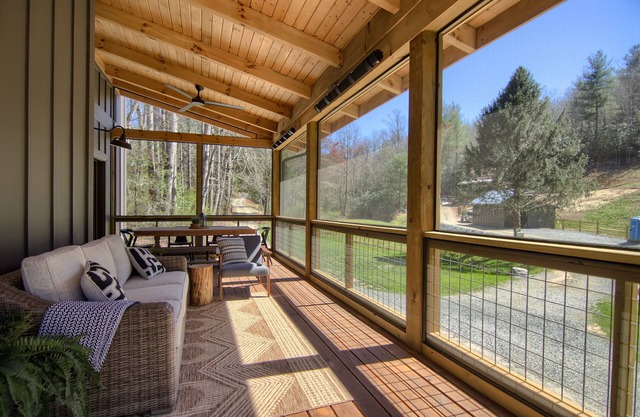 Modern farmhouse close to Pisgah and Dupont Forest.