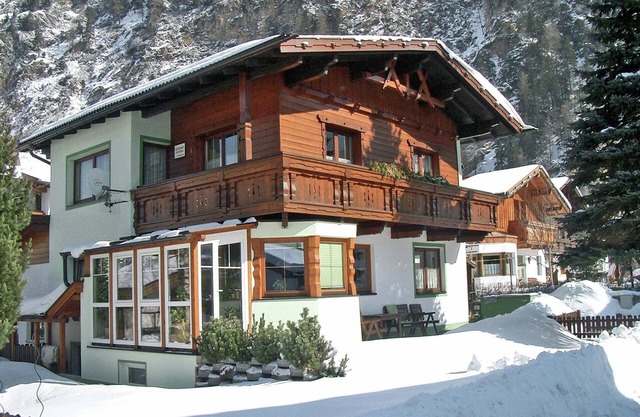 Modern flat in Längenfeld near ski area