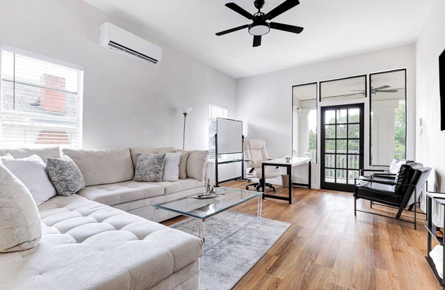 Modern Flat Nr DT River Walk Zoo | WiFi BBQ Desk