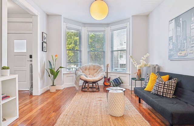 Modern Getaway - Near NYC - Walk to PATH Train