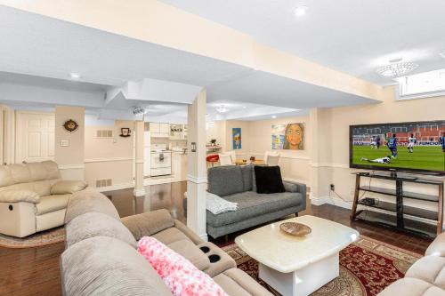 Modern Guest Suite Comfort for 5 Free Parking