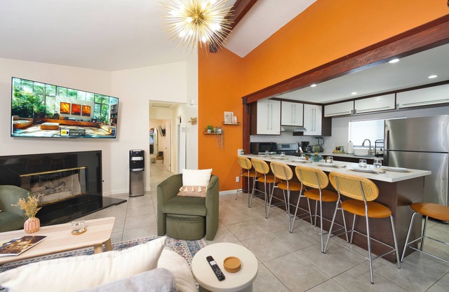 Modern Hideaway - Hot Tub + 420 Friendly Patio - Near LAX, Beach + SoFi