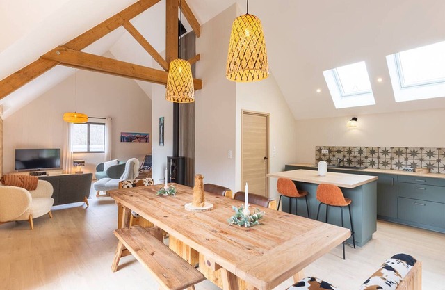 Modern Home for 8 with WiFi, Garage, Near Loudenvielle Ski, Bike, Hike
