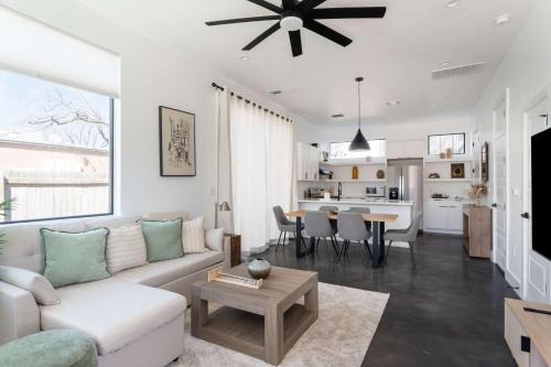 Modern Home Near the University of Texas