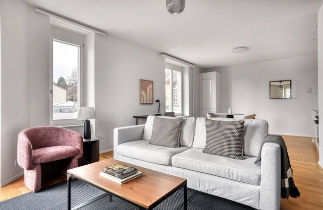 Modern Horgen 2.5 Room w/Storage & W/D, 3 min to Market, by Blueground
