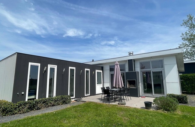 Modern light chalet 15km from Alkmaar