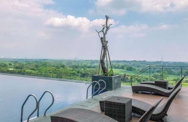 Modern Look 1BR at LRT City Sentul - Royal Sentul Park Apartment