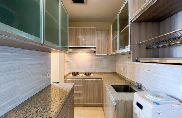 Modern Look 2Br At Lucky Tower Residence Apartment