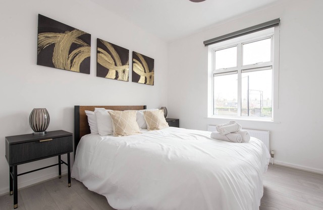 Modern Luxury Appt by Bow Road Station
