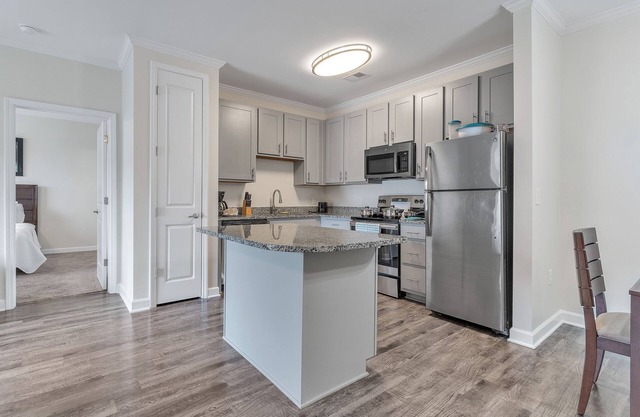 Modern Oasis I Free Parking I Pool I Hawks